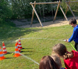 Beim Feuerwehr-Parcours hatten auch die Kleinsten ihre Freude